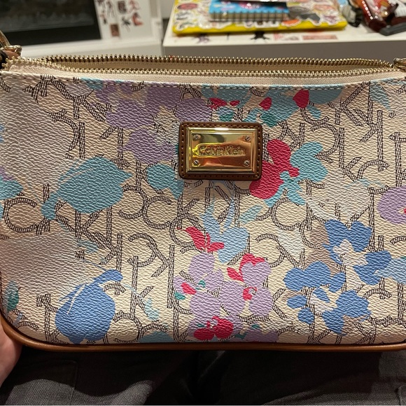 CALVIN KLEIN PURSE - Picture 1 of 8